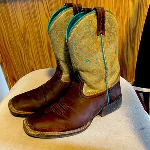 Girls Ariat boots